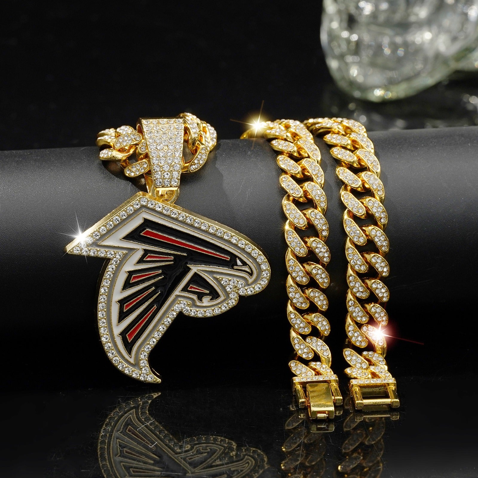 Atlanta Falcons team logo hip-hop Cuban chain pendant necklace for men and women, trendy brand, Cuban necklace, football fan, team's hip-hop Cuban chain pendant necklace for men and women, trendy brand