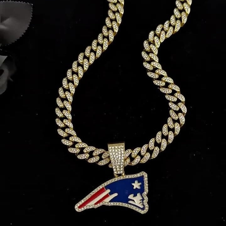 The logo of the English Patriot team - a hip-hop Cuban chain pendant necklace for both men and women, a trendy brand for sports fans. Cuban necklace, for rugby fans.
