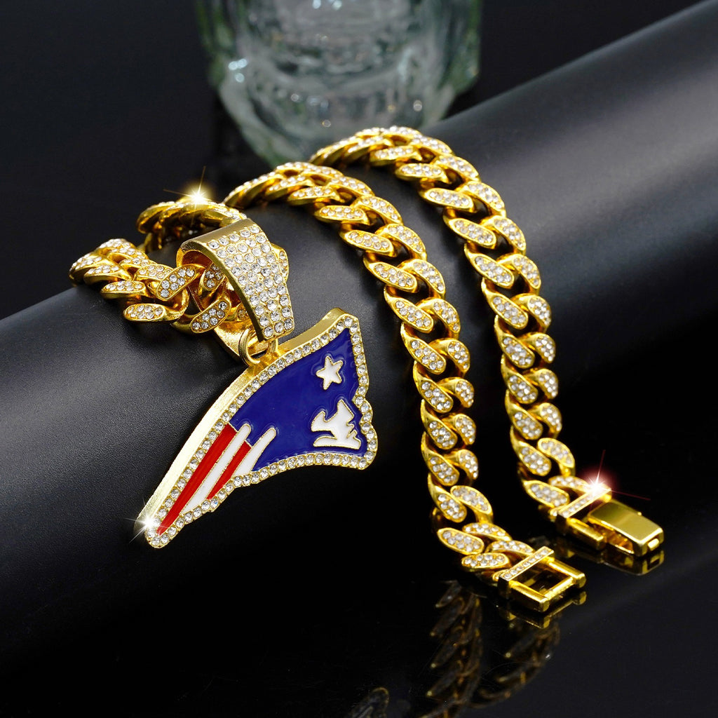 The logo of the English Patriot team - a hip-hop Cuban chain pendant necklace for both men and women, a trendy brand for sports fans. Cuban necklace, for rugby fans.
