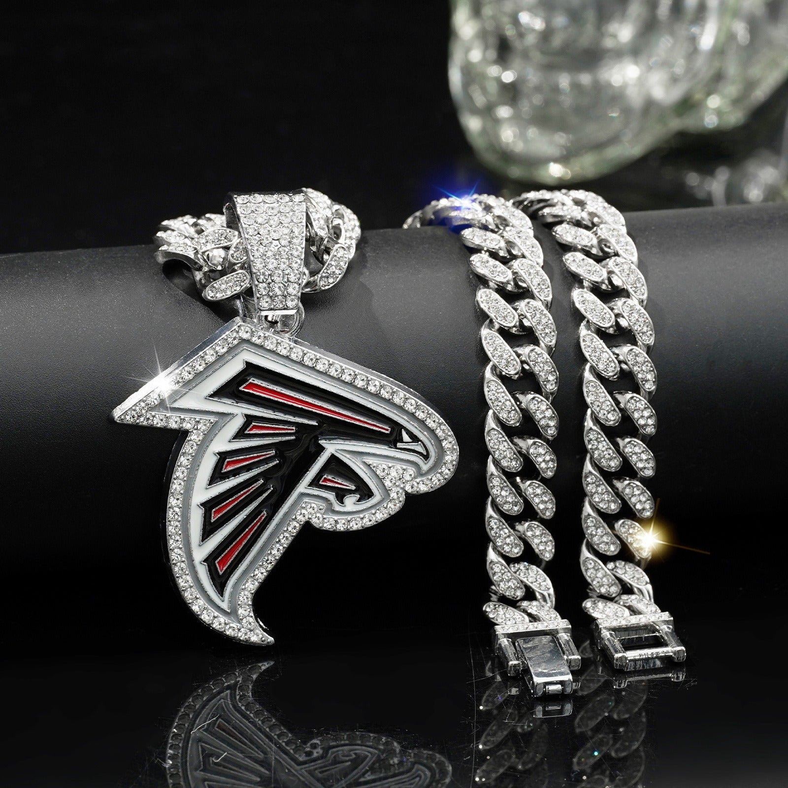 Atlanta Falcons team logo hip-hop Cuban chain pendant necklace for men and women, trendy brand, Cuban necklace, football fan, team's hip-hop Cuban chain pendant necklace for men and women, trendy brand