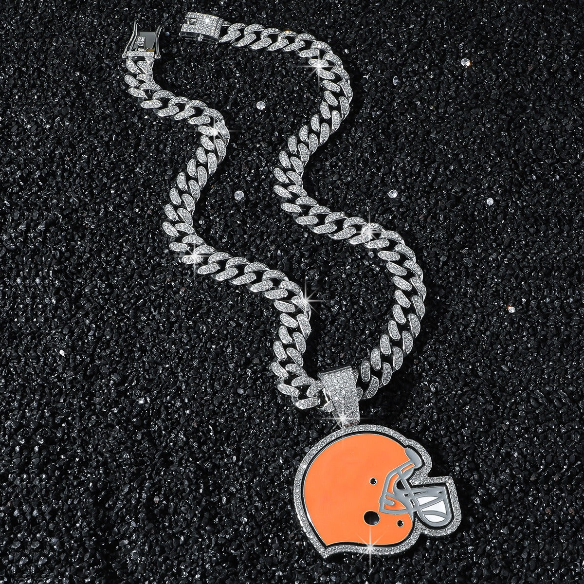 Cleveland Browns team logo hip-hop Cuban chain pendant necklace for men and women, trendy brand, Cuban necklace, football fan, team logo hip-hop Cuban chain pendant necklace for men and women, trendy brand