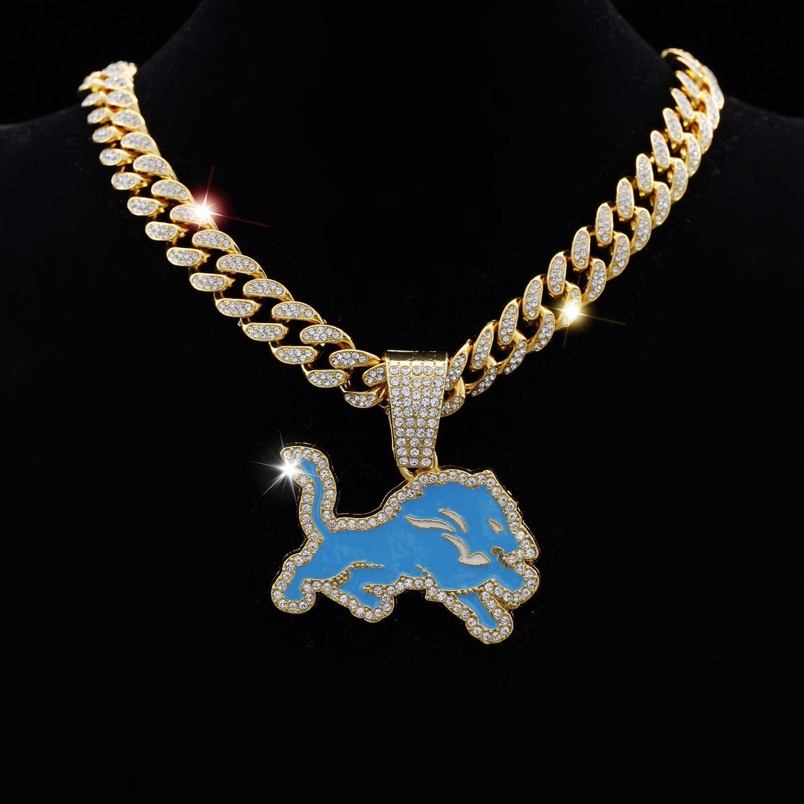 Detroit Lions Blue Lion rhinestone Cuban necklaces, sparkling stylishnecklaces, parties, birthday parties and other occasions canbe used, unisex birthday gifts